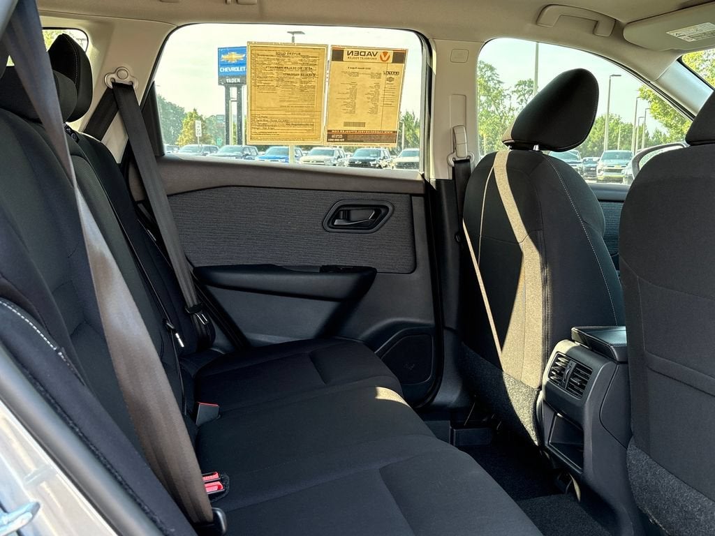 2023 Nissan Rogue Base