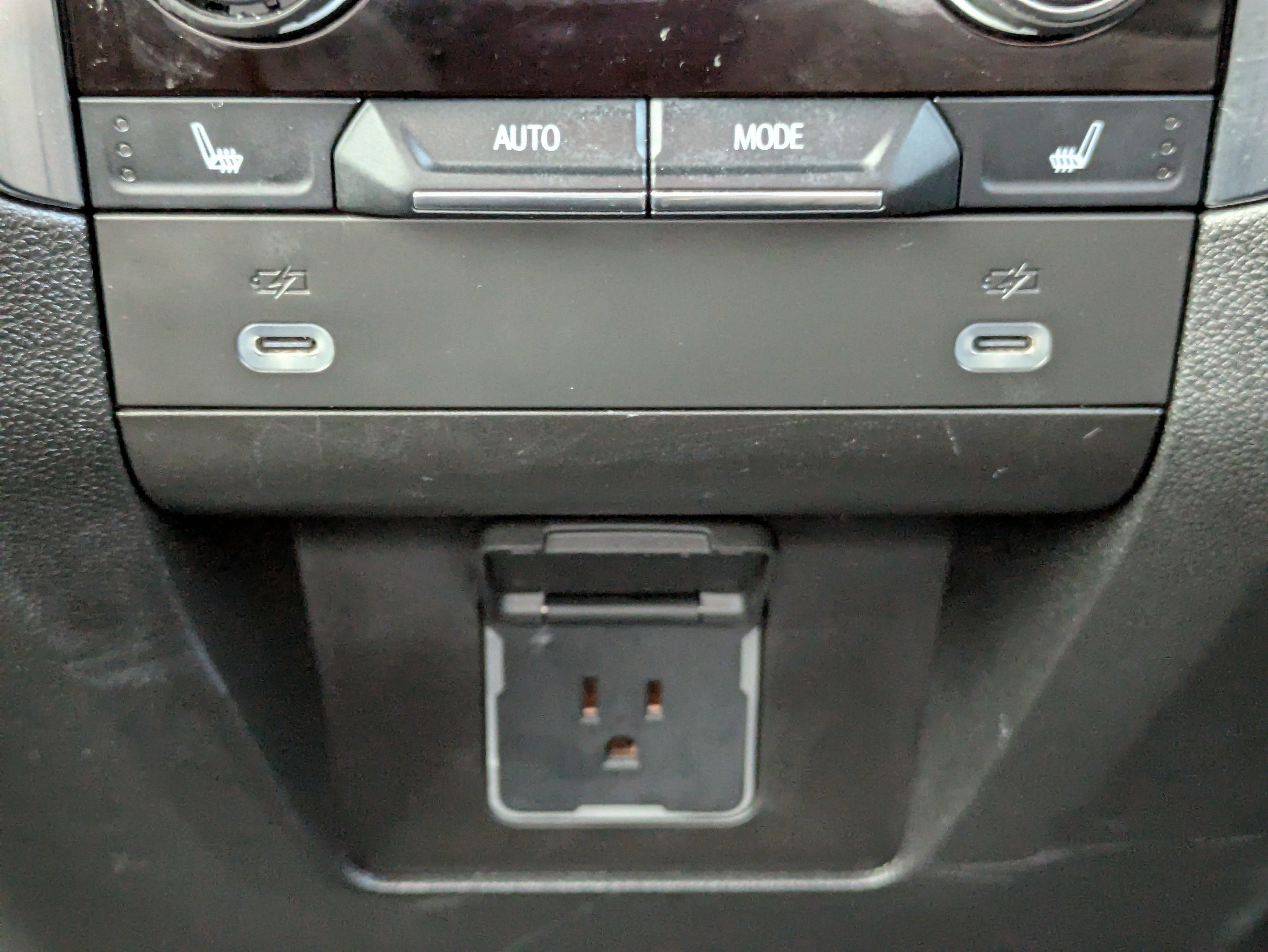 2022 Chevrolet Suburban High Country