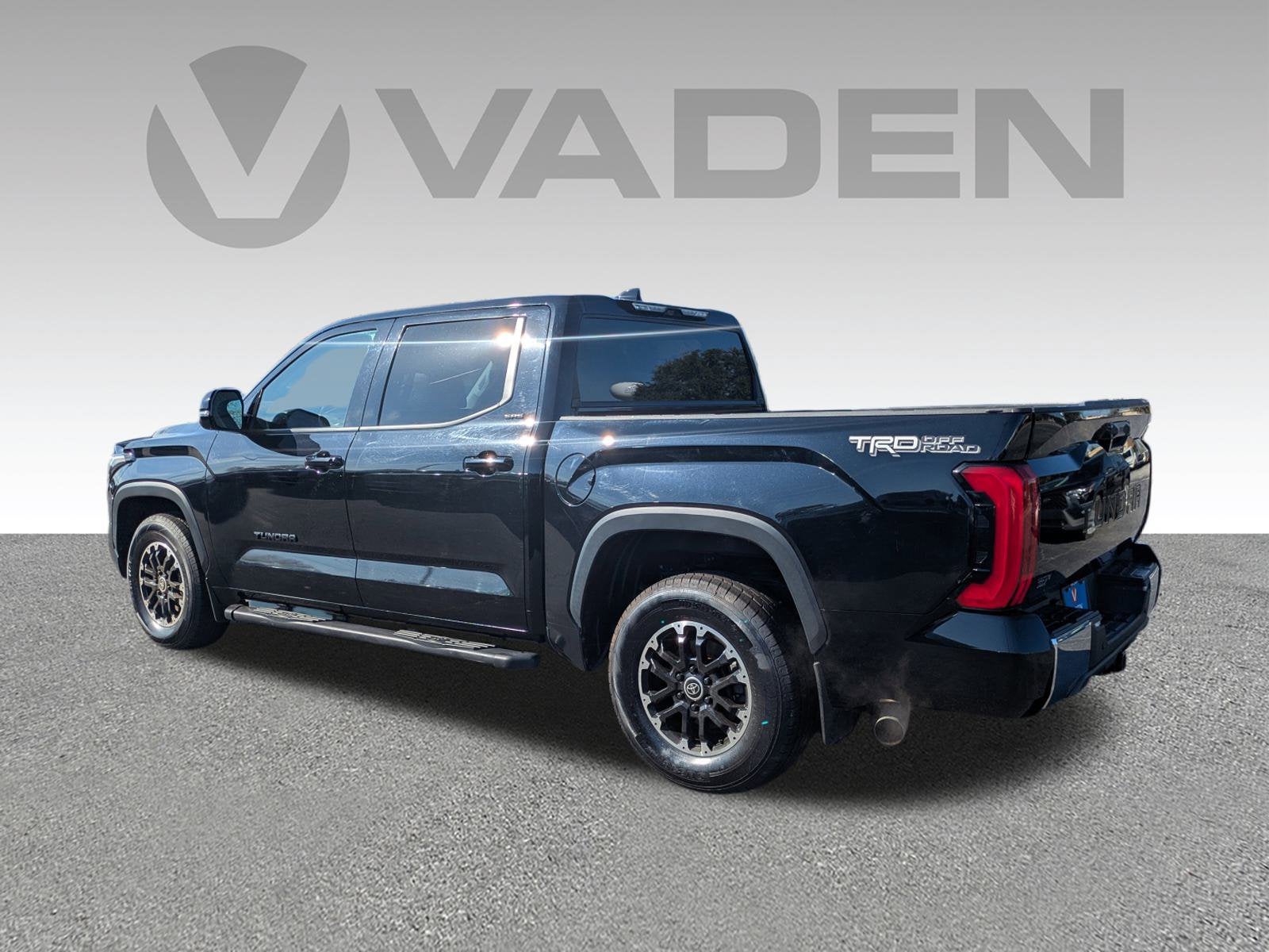 2022 Toyota Tundra 2WD SR5