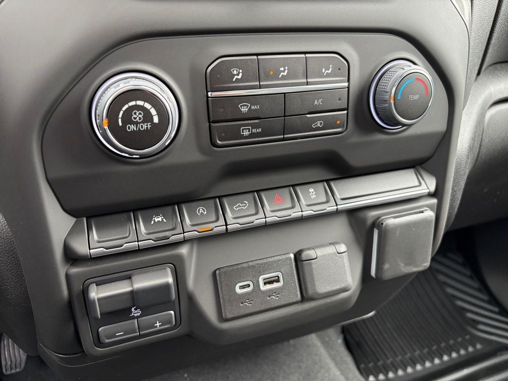 2025 Chevrolet Silverado 1500 Custom