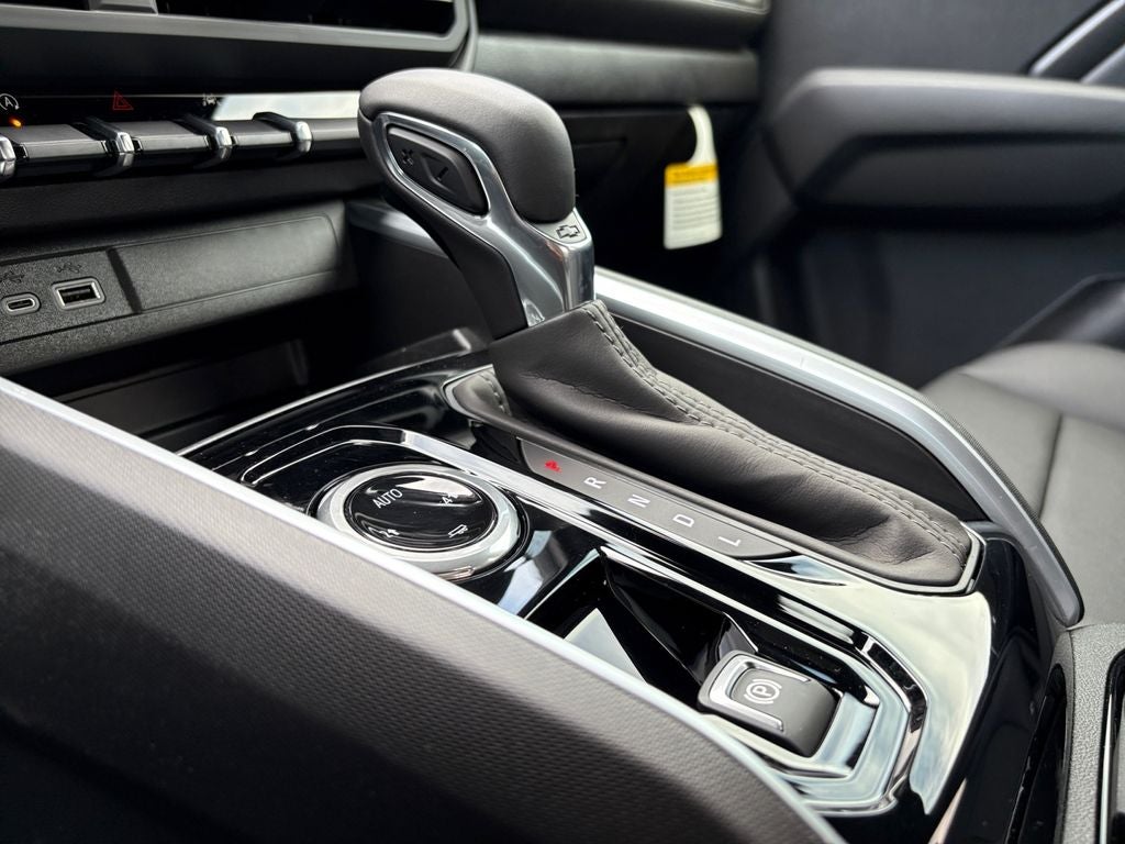 2025 Chevrolet Colorado WT/LT