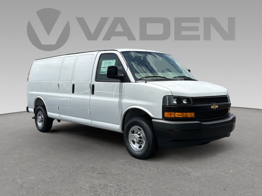 2026 Chevrolet Express 3500 Extended Work Van's photo