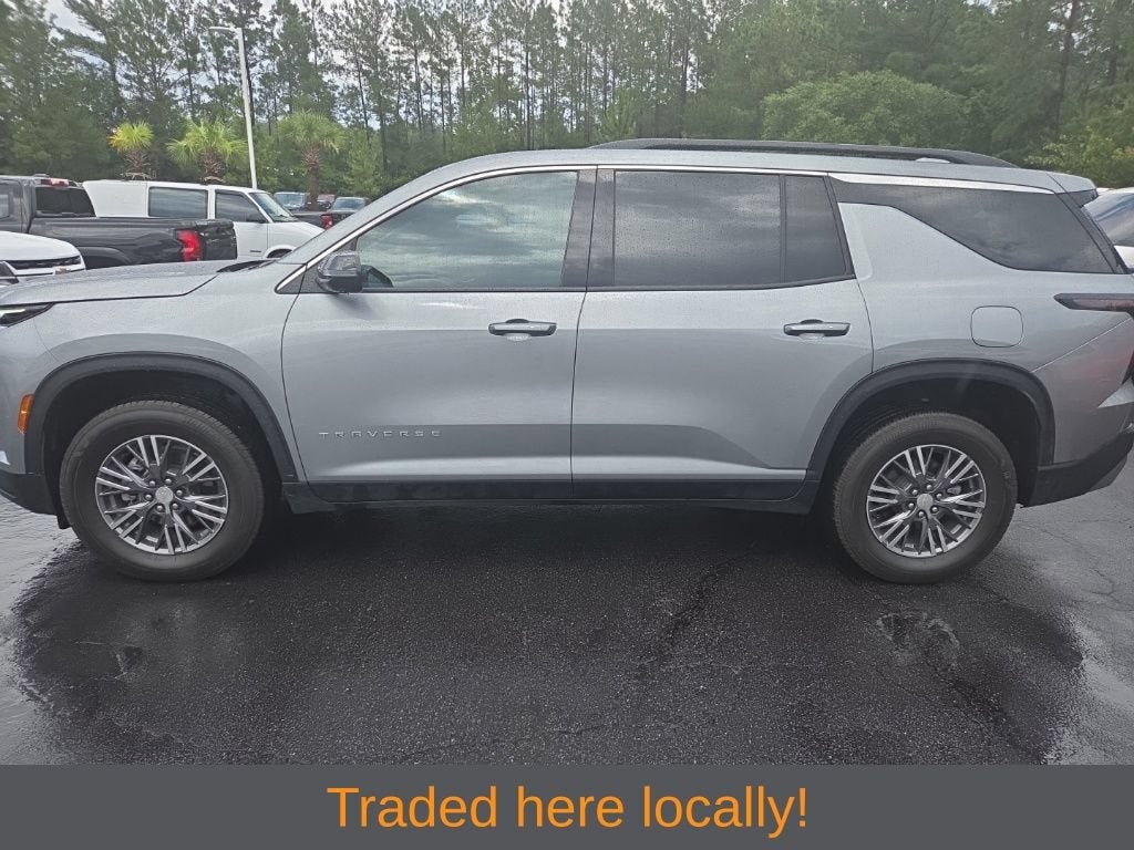 2025 Chevrolet Traverse FWD LT