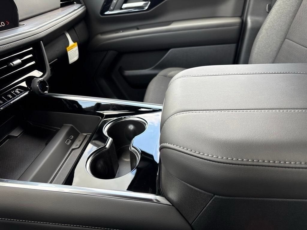 2026 Chevrolet Suburban Premier - Photo 18