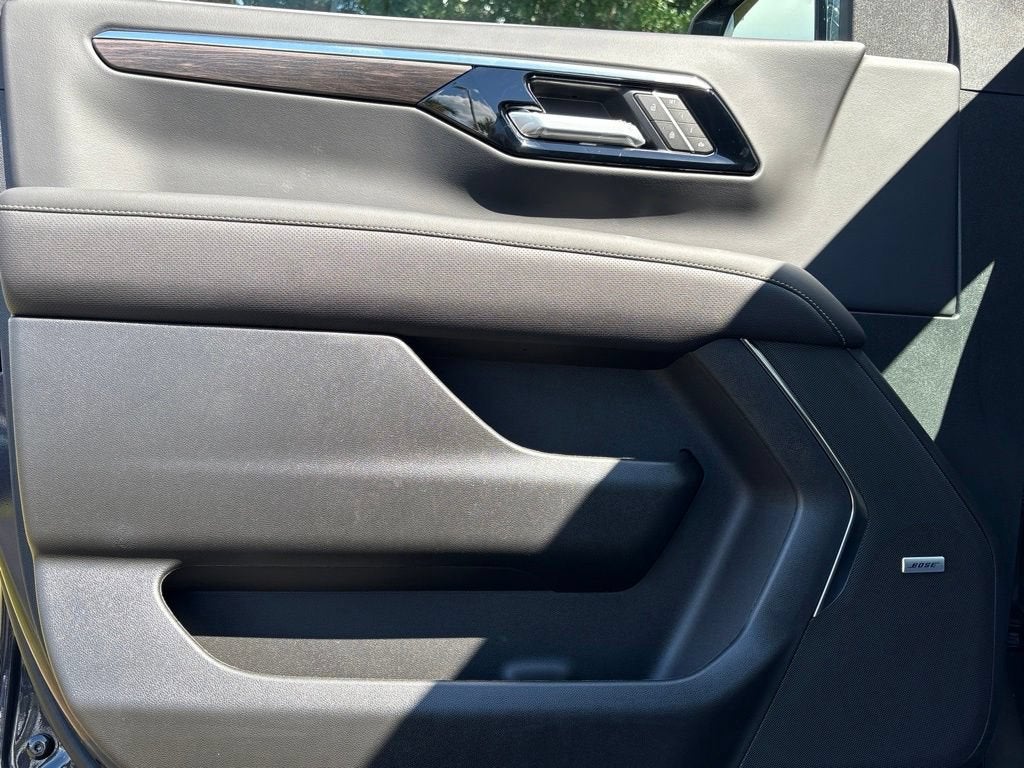 2026 Chevrolet Suburban Premier - Photo 25