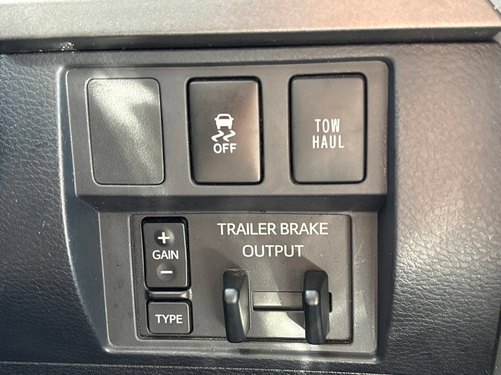 2017 Toyota Tundra 4WD SR